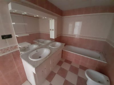 4145253-ceb855bc